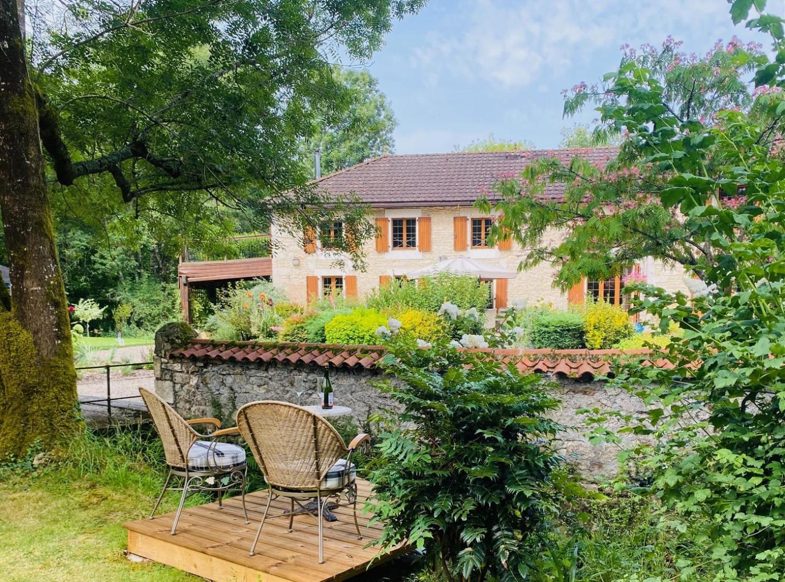 Moulin Du Fontcourt Bed & Breakfast Chasseneuil-sur-Bonnieure Exterior foto