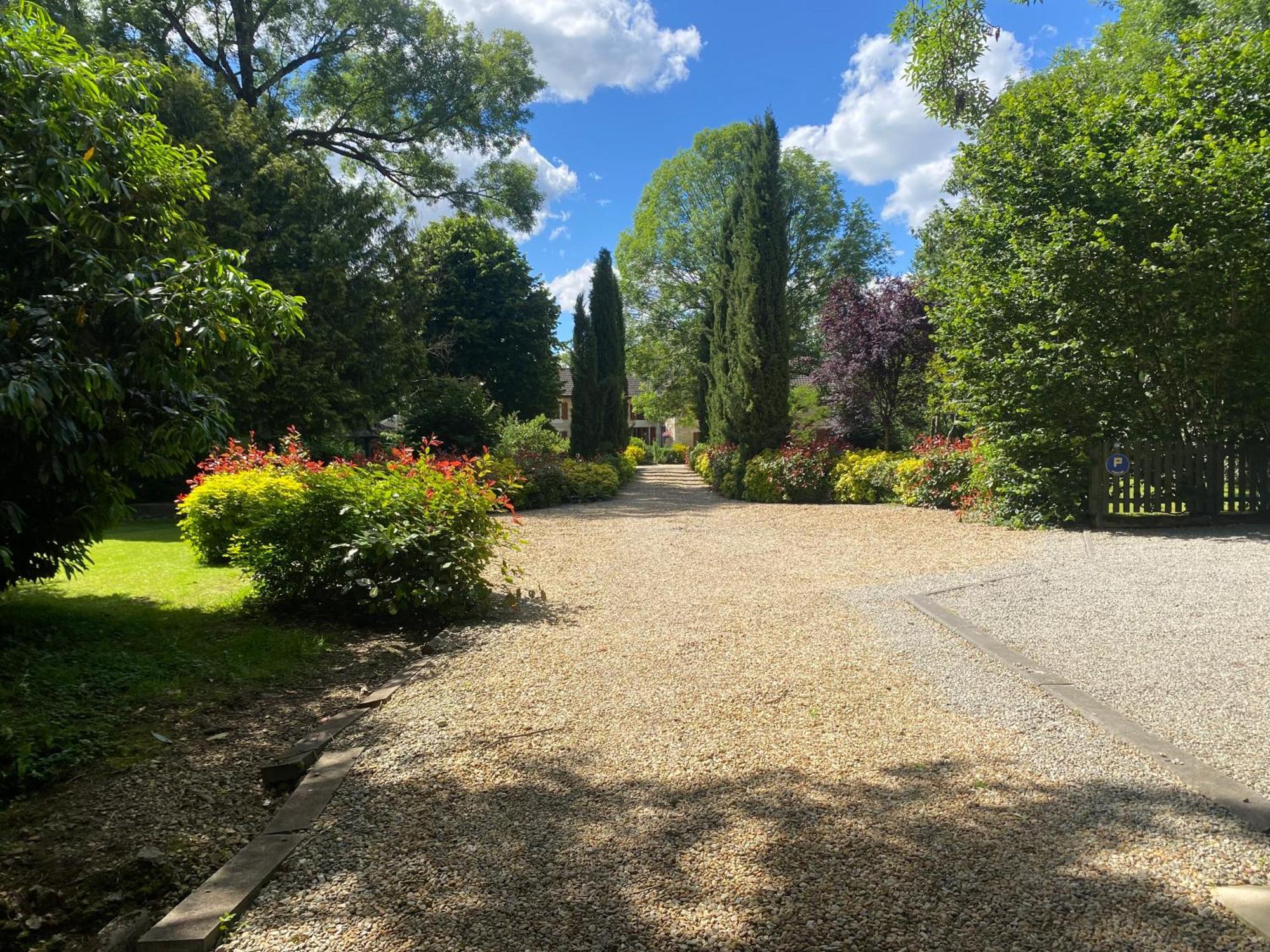 Moulin Du Fontcourt Bed & Breakfast Chasseneuil-sur-Bonnieure Exterior foto