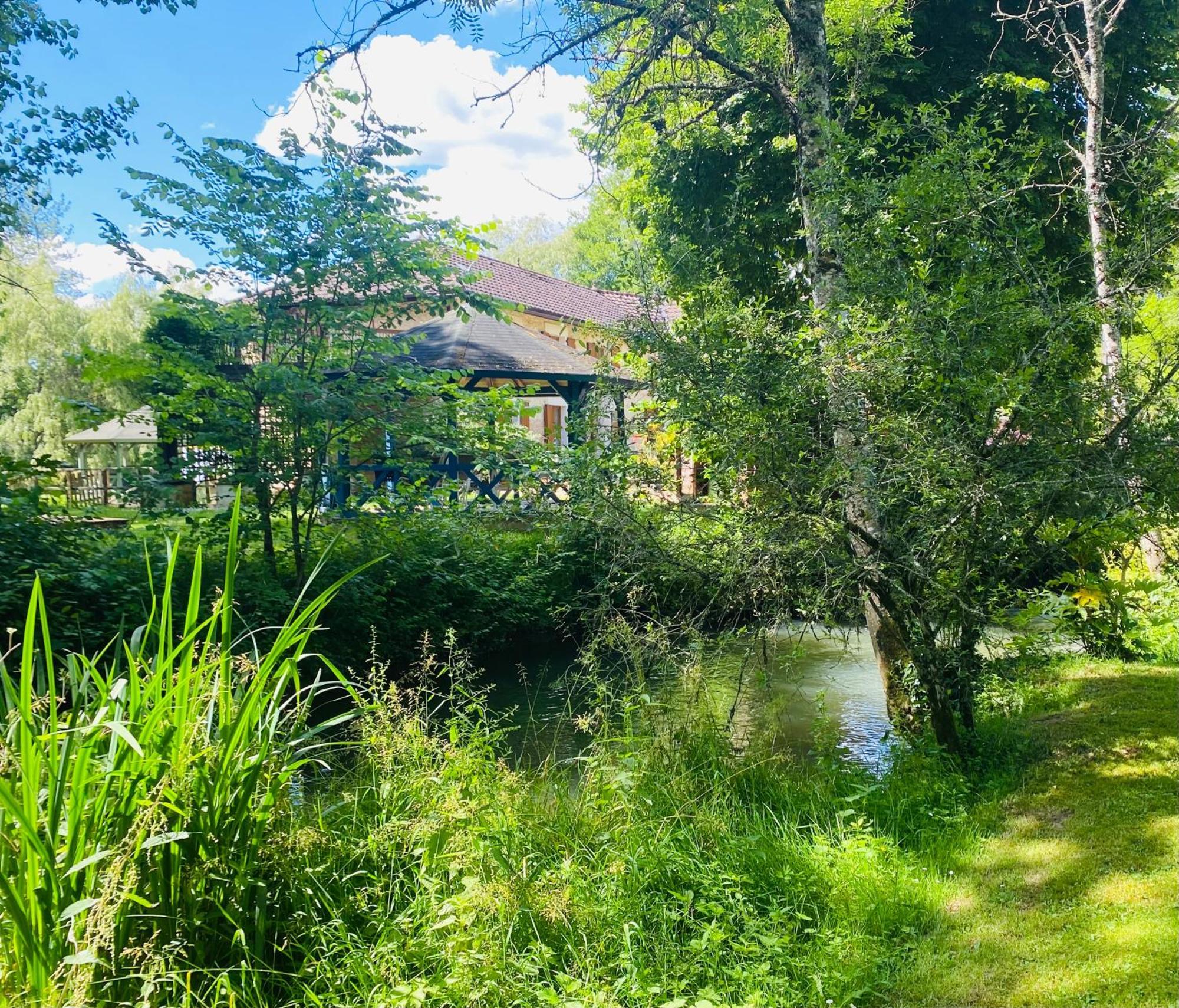 Moulin Du Fontcourt Bed & Breakfast Chasseneuil-sur-Bonnieure Exterior foto